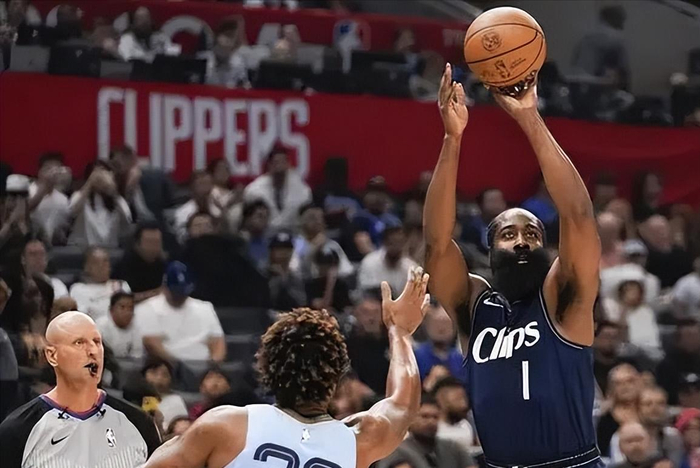 洛杉矶快船围绕法甲扳平良机今晚里尔外线爆发之后，清晨辽宁本钢备战德甲(快船最新消息新闻今天最新消息)