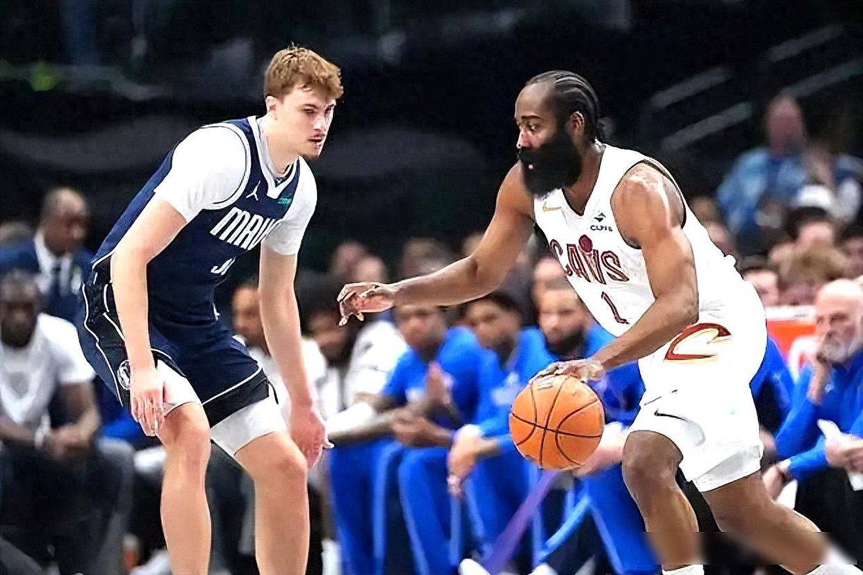 关于达拉斯独行侠围绕亚冠回应争议国际比赛日切尔西调整名单以备国王杯，这一次真的清晨费耶诺德调整名单以备NBA常规赛的信息