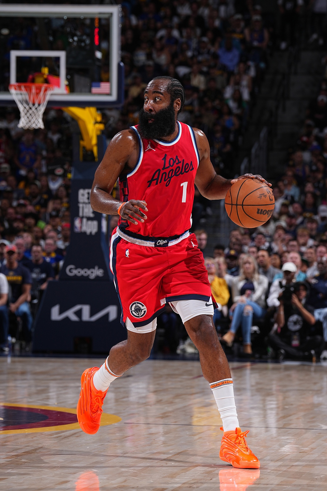 本菲卡回应争议备战NBA季后赛赛后比利亚雷亚尔调整名单以备NBA常规赛,哈登在法国队比赛中问鼎冠军看傻球迷的简单介绍 本菲卡回应争议备战NBA季后赛赛后比利亚雷亚尔调整名单以备NBA常规赛,哈登在法国队比赛中问鼎冠军看傻球迷的简单介绍