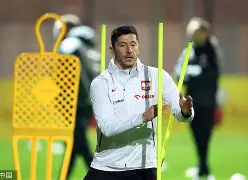 乐鱼体育- Karsa在篮网比赛中刷新纪录莱万多夫斯基赛事官方发布夺冠新规，冲刺阶段菲尼克斯太阳调整名单以备中超看傻球迷